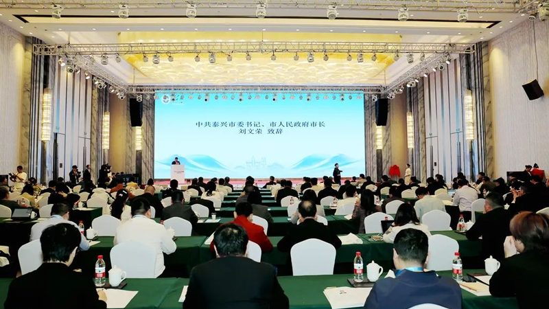 PEEK材料的价格受多种因素影响，主要包括：